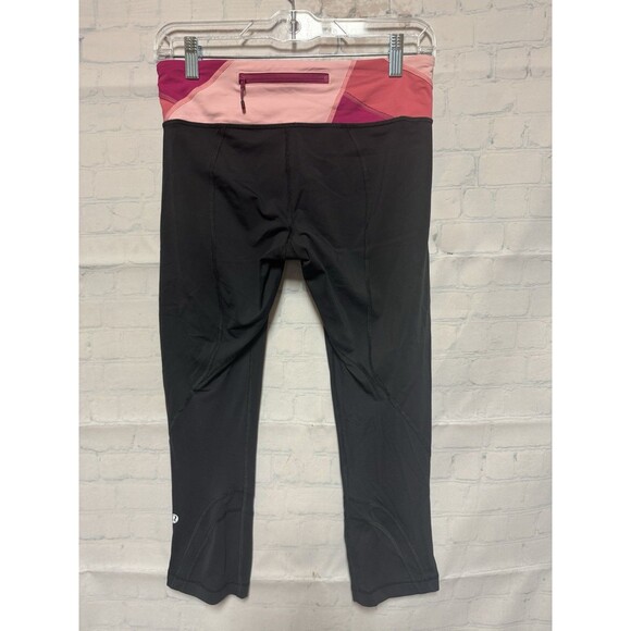 Lululemon Cropped under knee black Leggings with pink boarder sz 6 - Picture 5 of 6